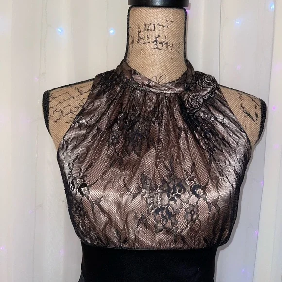 Gorgeous Evening Gown 🌚 - Picture 3 of 7